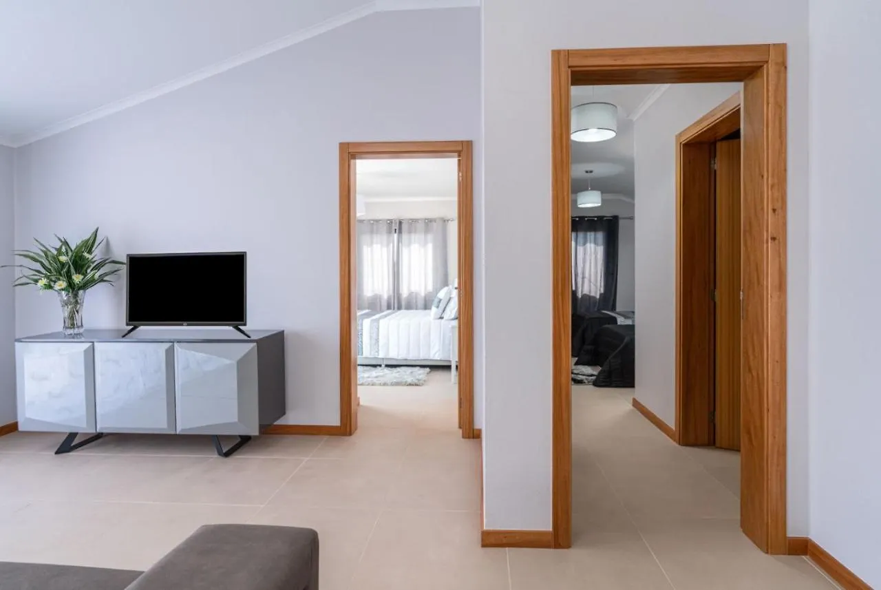 Casa Raimunda, Big Apartment With Amazing Views Arco da Calheta