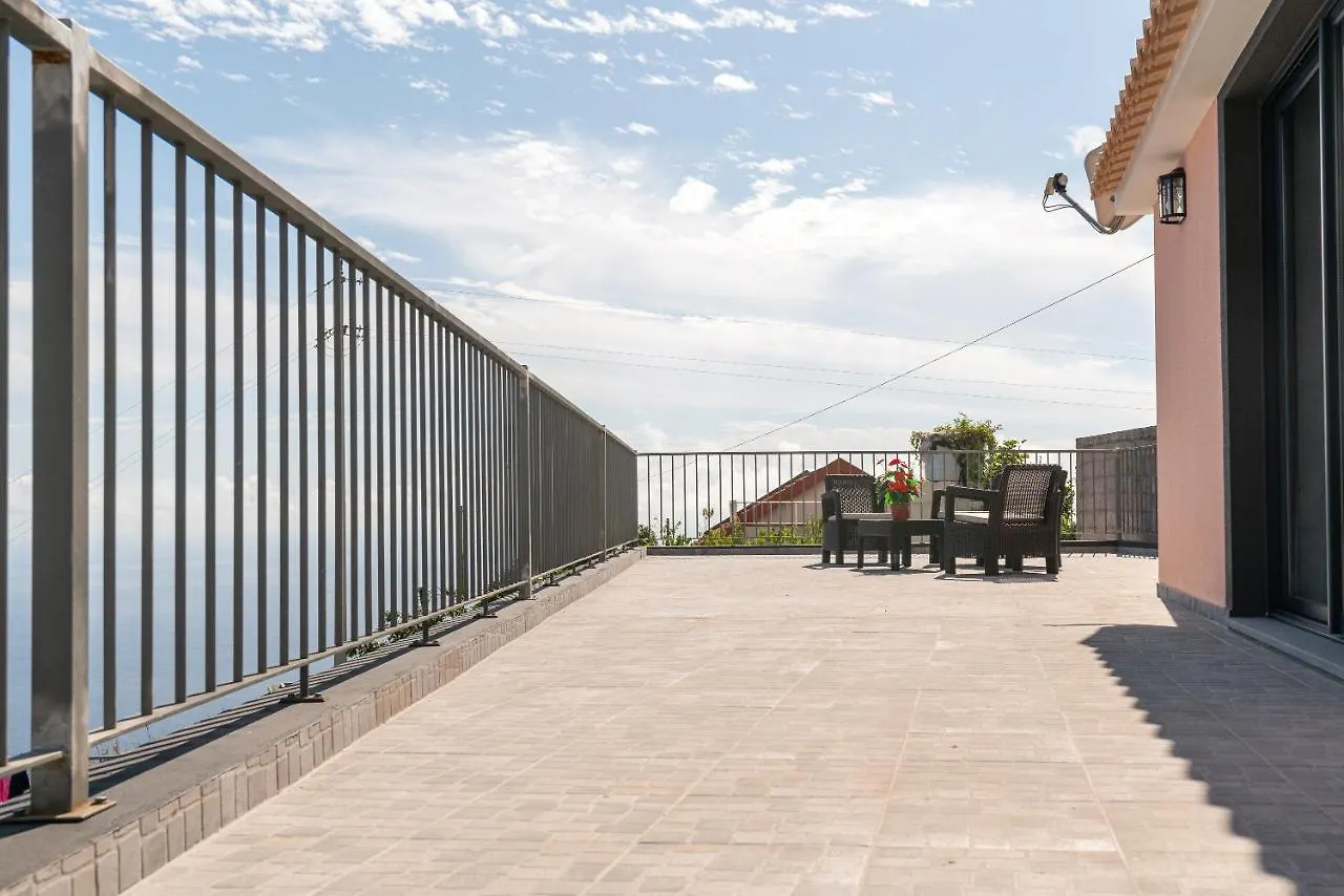 Casa Raimunda, Big Apartment With Amazing Views Arco da Calheta  Arco da Calheta (Madeira)