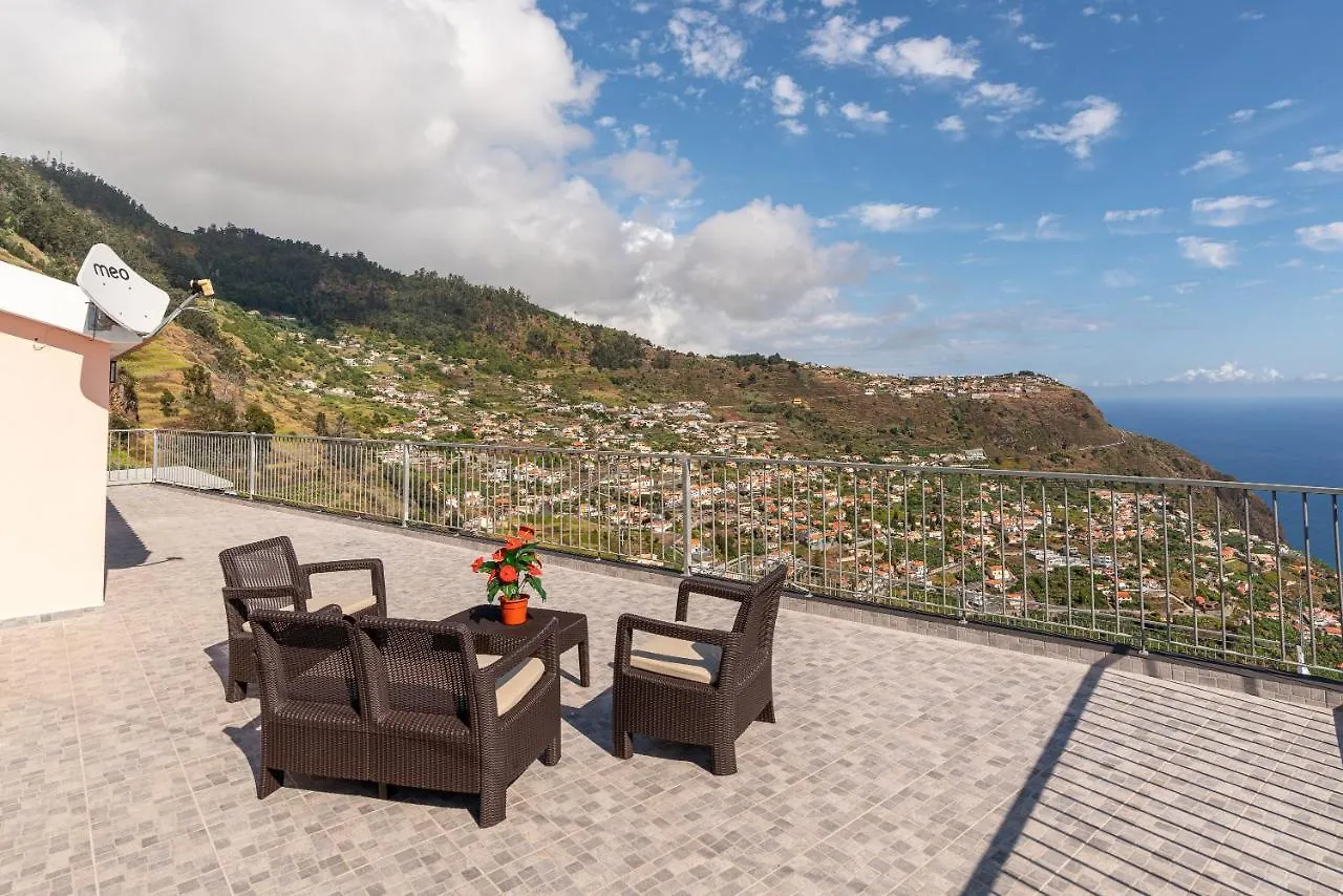 Casa Raimunda, Big Apartment With Amazing Views Arco da Calheta